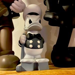 Disney Donald Duck 2010 VCD Medicom toy “Undefeated” Limited Edition of 300